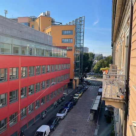 Cozy Flat Mins Walk To Navigli And Metro Porta Genova Apartment Milan Bagian luar foto