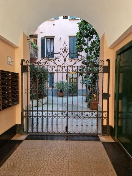 Cozy Flat Mins Walk To Navigli And Metro Porta Genova Apartment Milan Bagian luar foto