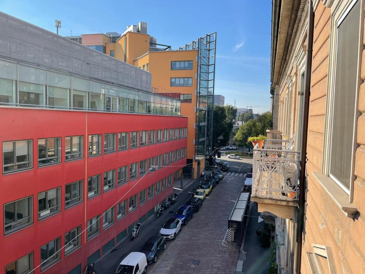 Cozy Flat Mins Walk To Navigli And Metro Porta Genova Apartment Milan Bagian luar foto