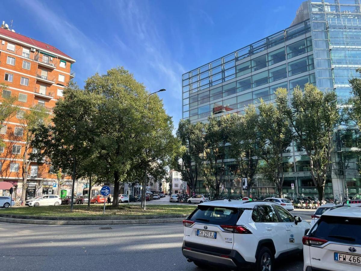Cozy Flat Mins Walk To Navigli And Metro Porta Genova Apartment Milan Bagian luar foto