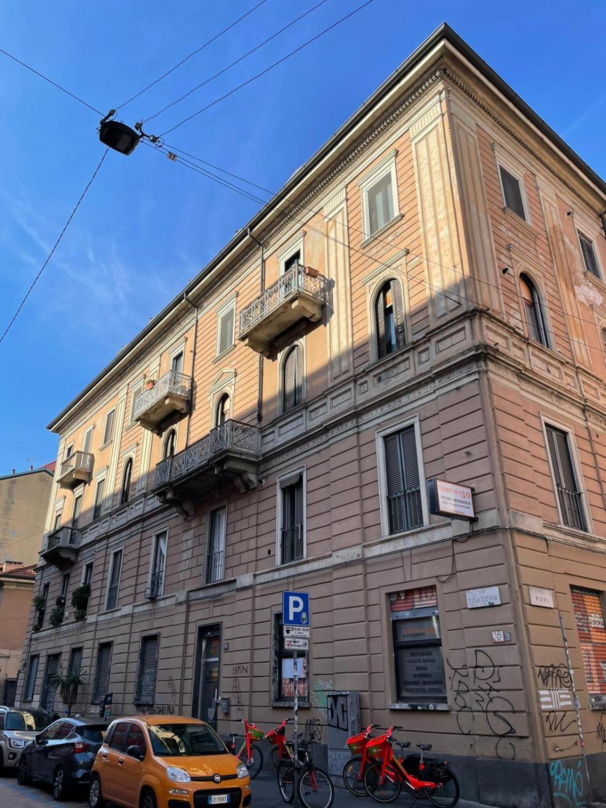 Cozy Flat Mins Walk To Navigli And Metro Porta Genova Apartment Milan Bagian luar foto