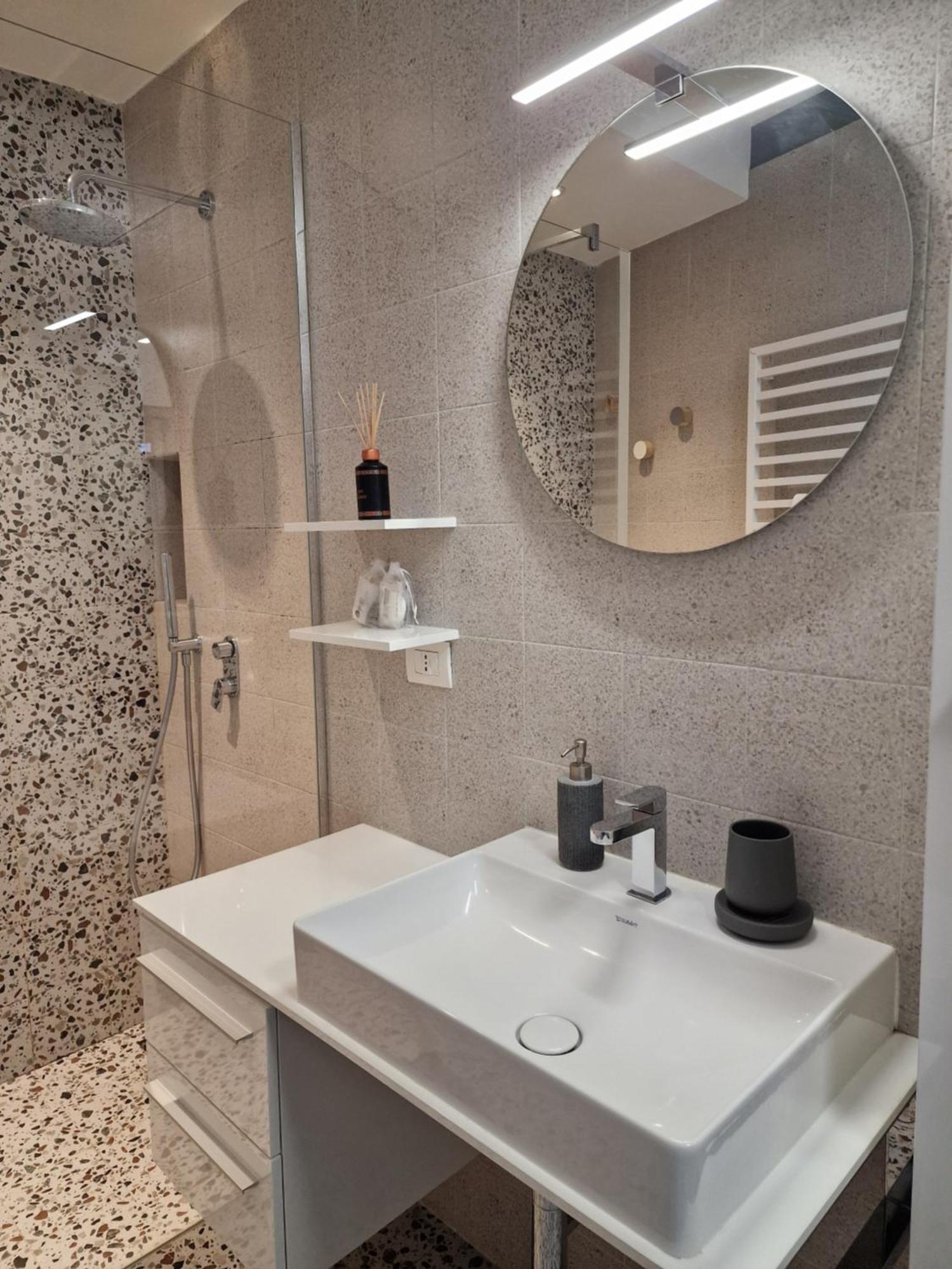 Cozy Flat Mins Walk To Navigli And Metro Porta Genova Apartment Milan Bagian luar foto